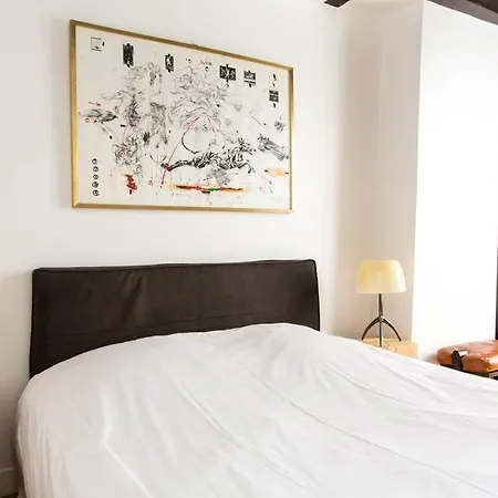Small Triplex Paris Exterior foto