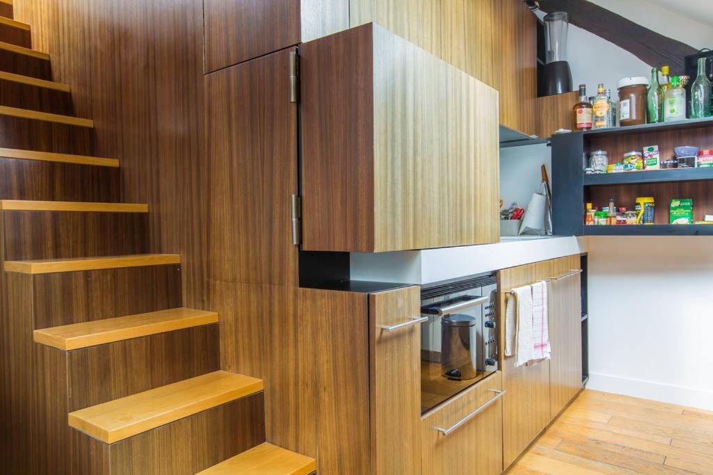 Small Triplex Apartamento